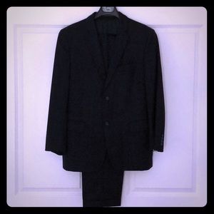 Super 120’s wool, navy blue check. Modern fit